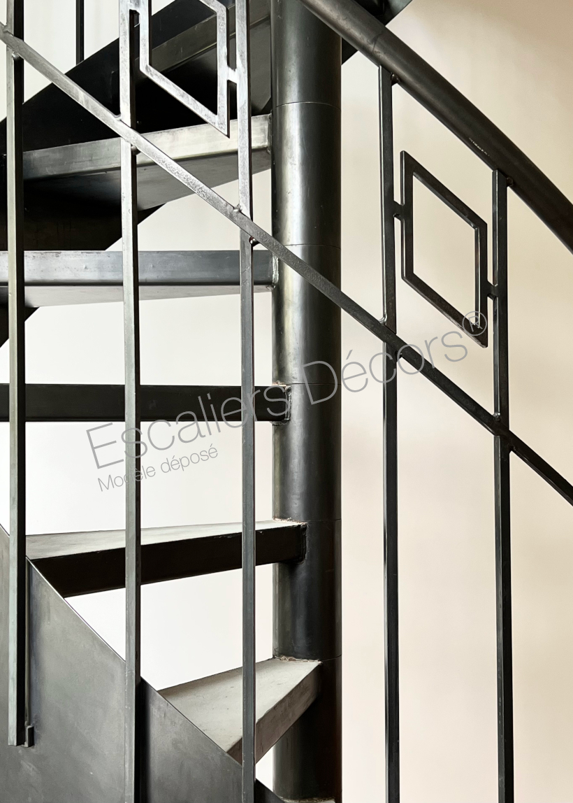 DH194 - Escalier intérieur en métal et béton colimaçon pour une décoration années 30. Vue 5